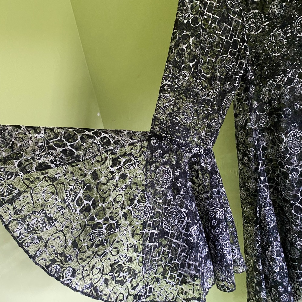 Dor Dor Couture  see-through, large fan, arms